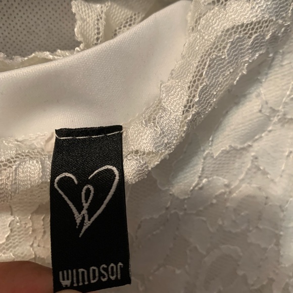 White Lace Windsor Dress - Picture 5 of 8